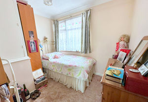 TOPPESFIELD AVENUE- click for photo gallery